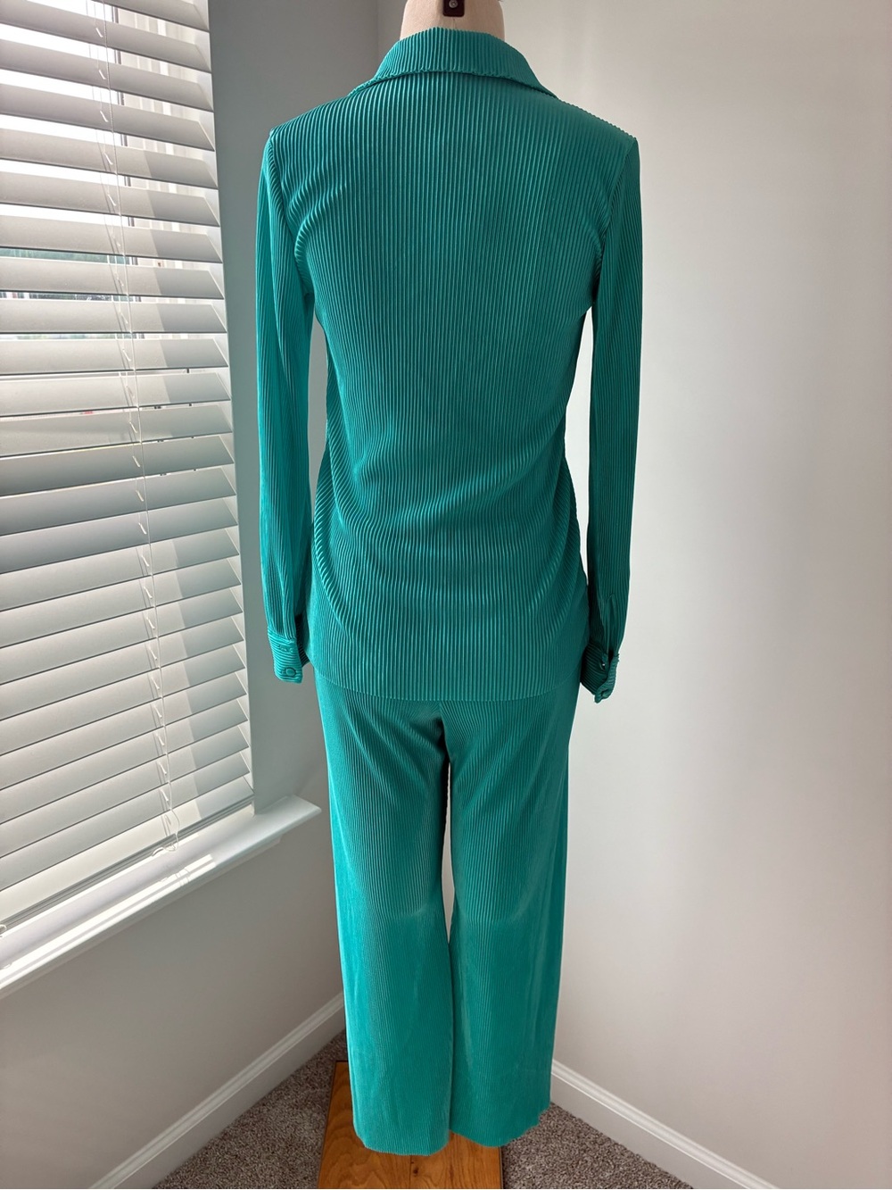 NWT RO&DE Women's Turquoise Ribbed V-Neck Long Matching Set - Picture 5 of 15